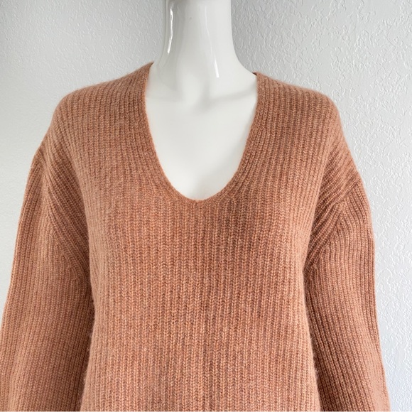 Skull cashmere cinnamon brown v neck sweater - Picture 1 of 10